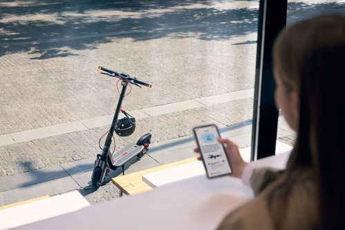 JFF3PROESEGW-API_IMAGE_104687541